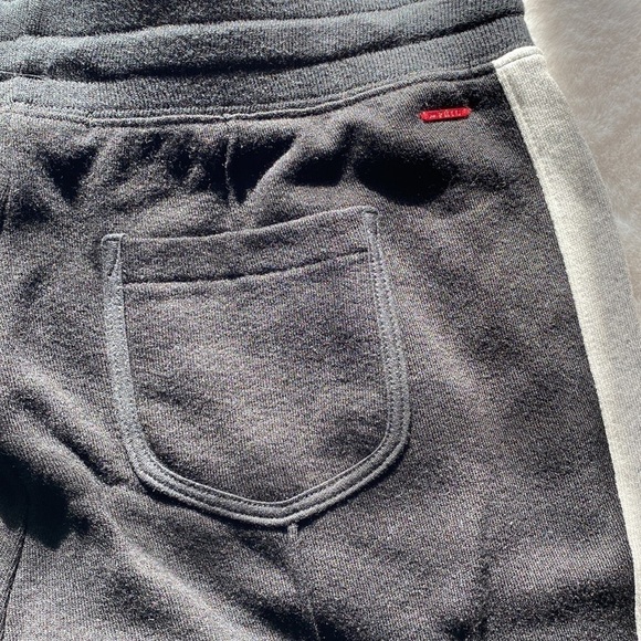 N:Philanthropy Spirit Jogger - Picture 5 of 7